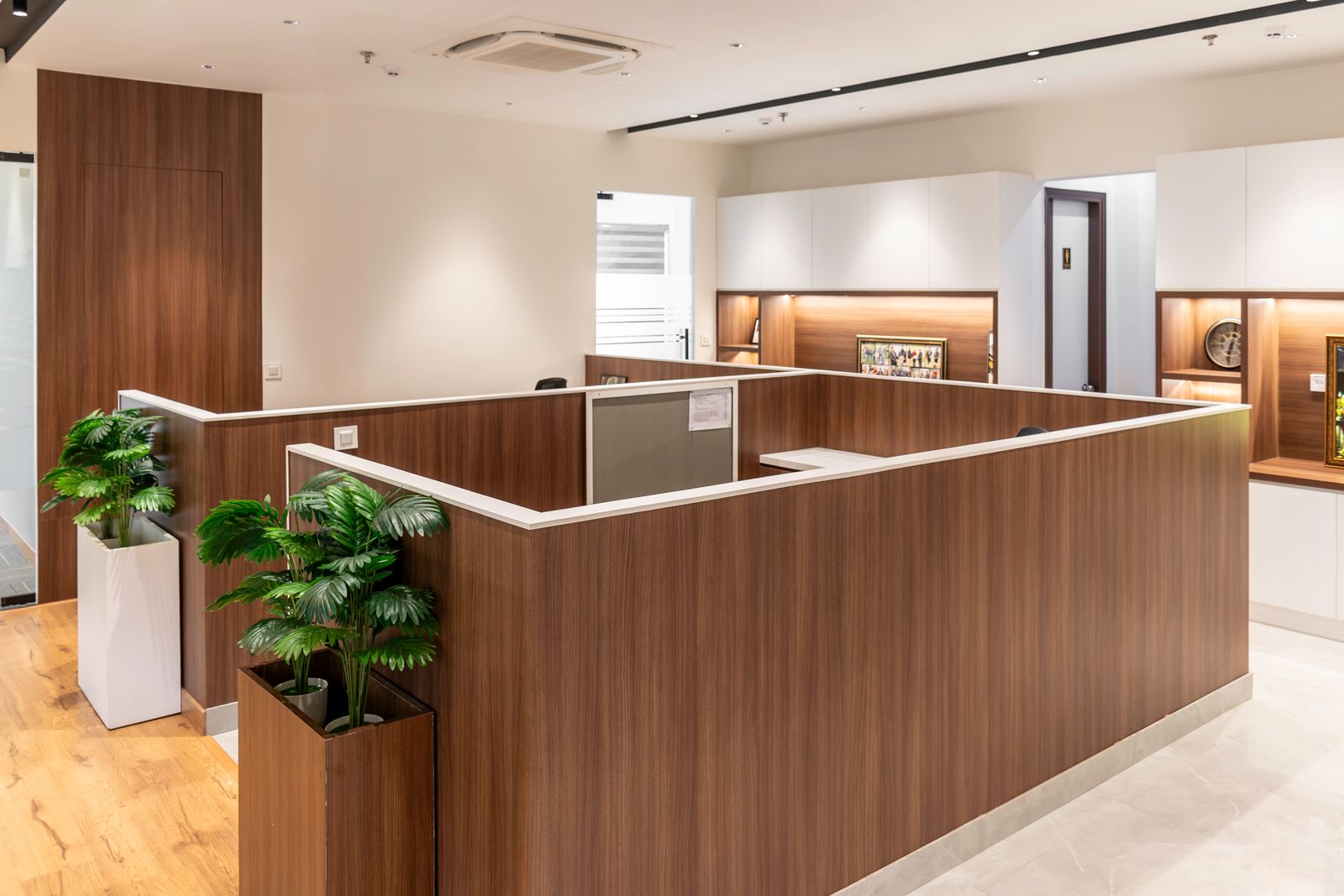 Modern Office Interior Design in Open Workspace
