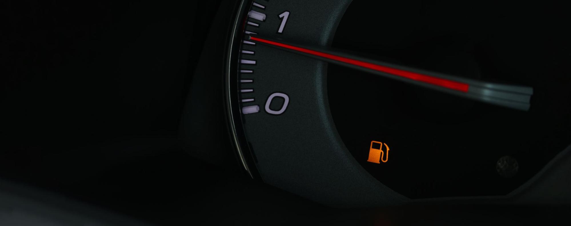 Vehicle gauge warning light used for a Solo Auto diagnostic guide